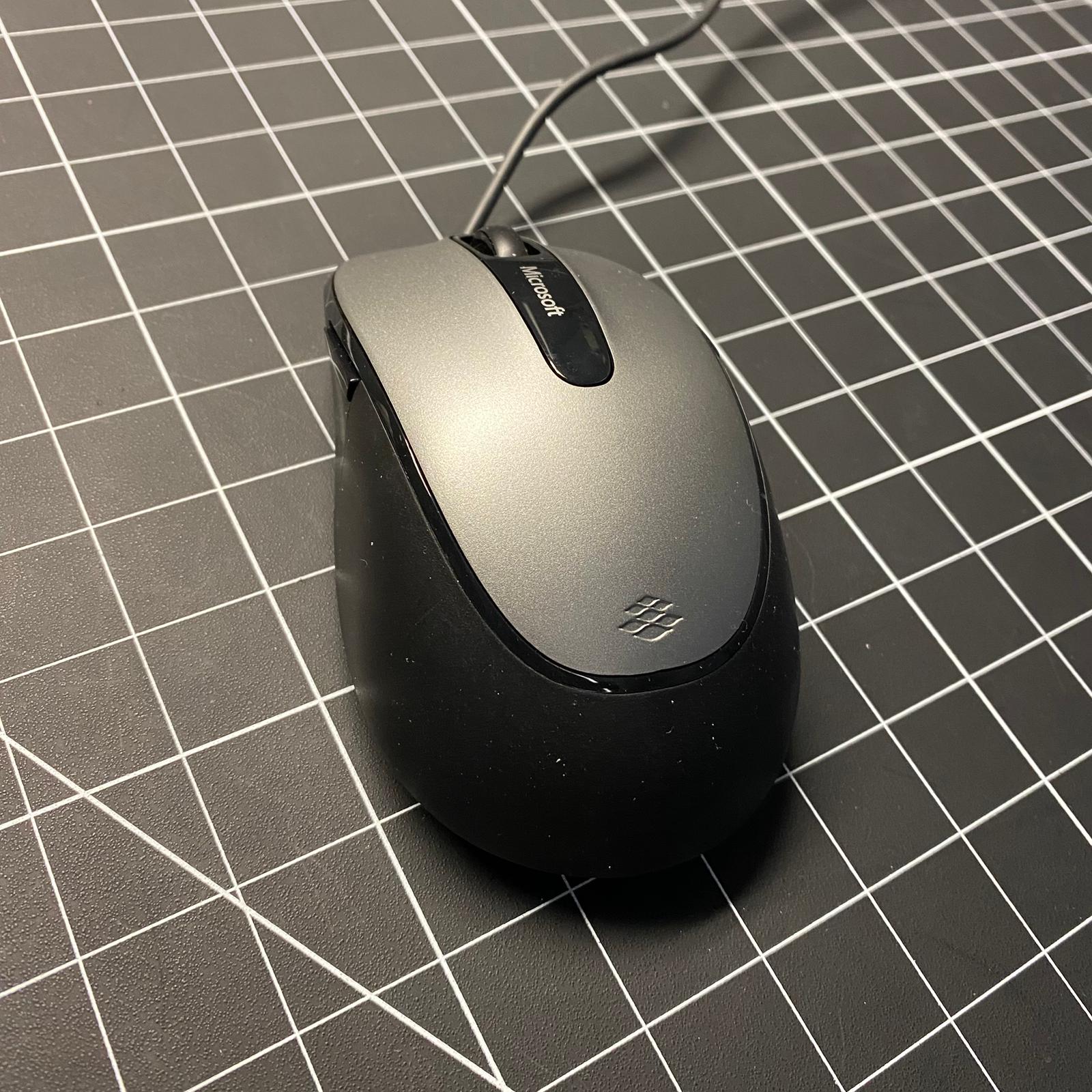 The sound of clicking the mouse