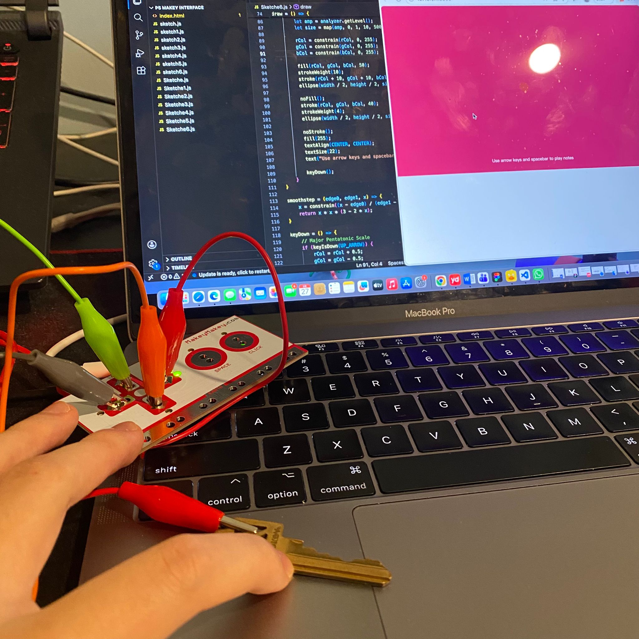 Try using a key as a conductor to link Makey Makey and trigger the effect of P5js.